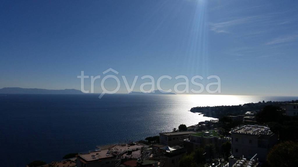casa indipendente in vendita a Napoli in zona Posillipo