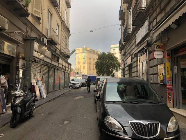 negozio in vendita a Napoli in zona Pendino / San Giuseppe