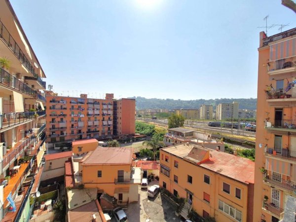 casa indipendente in vendita a Napoli in zona Fuorigrotta