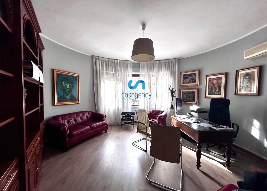 appartamento in vendita a Napoli in zona Arenella