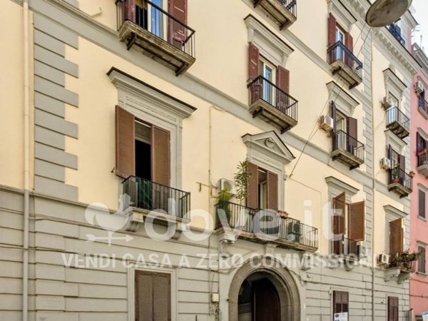 appartamento in vendita a Napoli in zona Chiaia