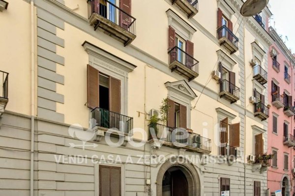 appartamento in vendita a Napoli in zona Chiaia