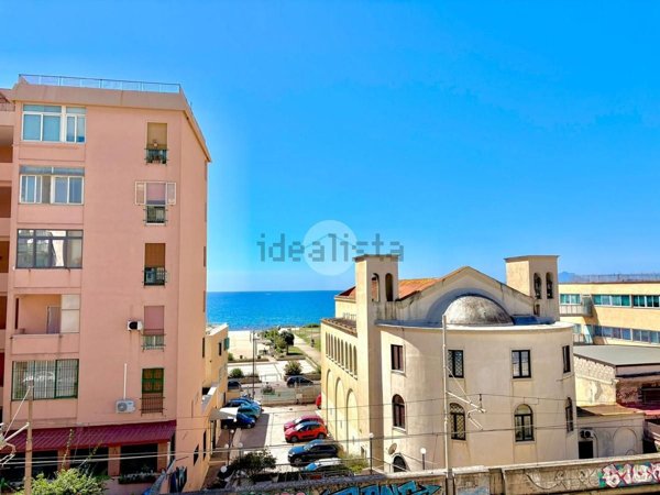 appartamento in vendita a Napoli in zona Bagnoli