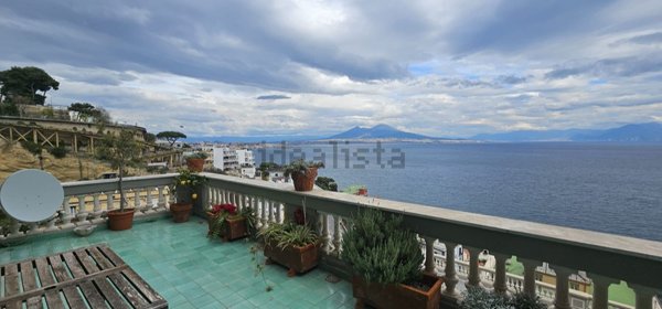 appartamento in vendita a Napoli in zona Posillipo