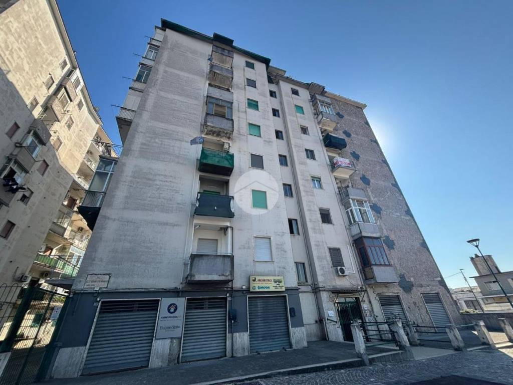 appartamento in vendita a Napoli in zona Barra