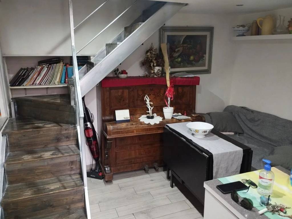 appartamento in vendita a Napoli in zona Stella