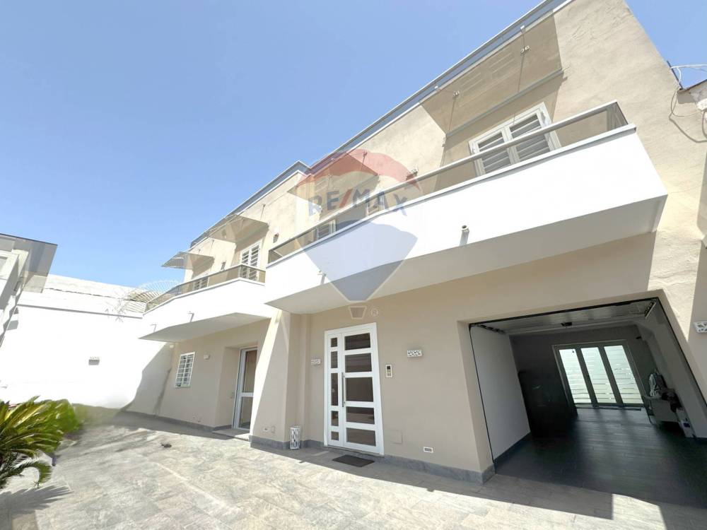 casa indipendente in vendita a Napoli in zona San Pietro a Patierno