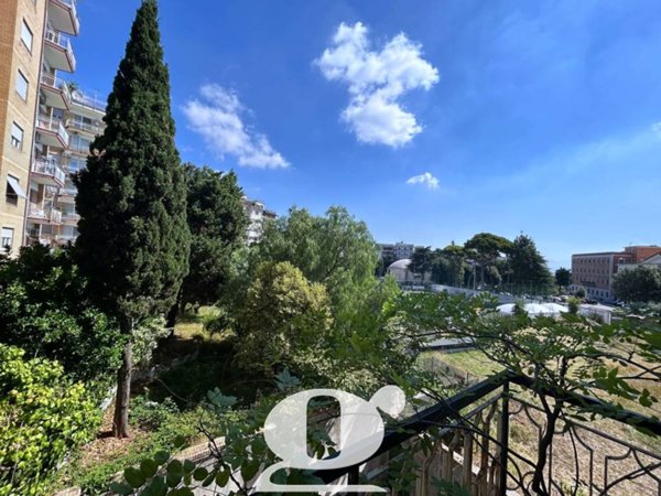appartamento in vendita a Napoli in zona Capodimonte / Colli Aminei