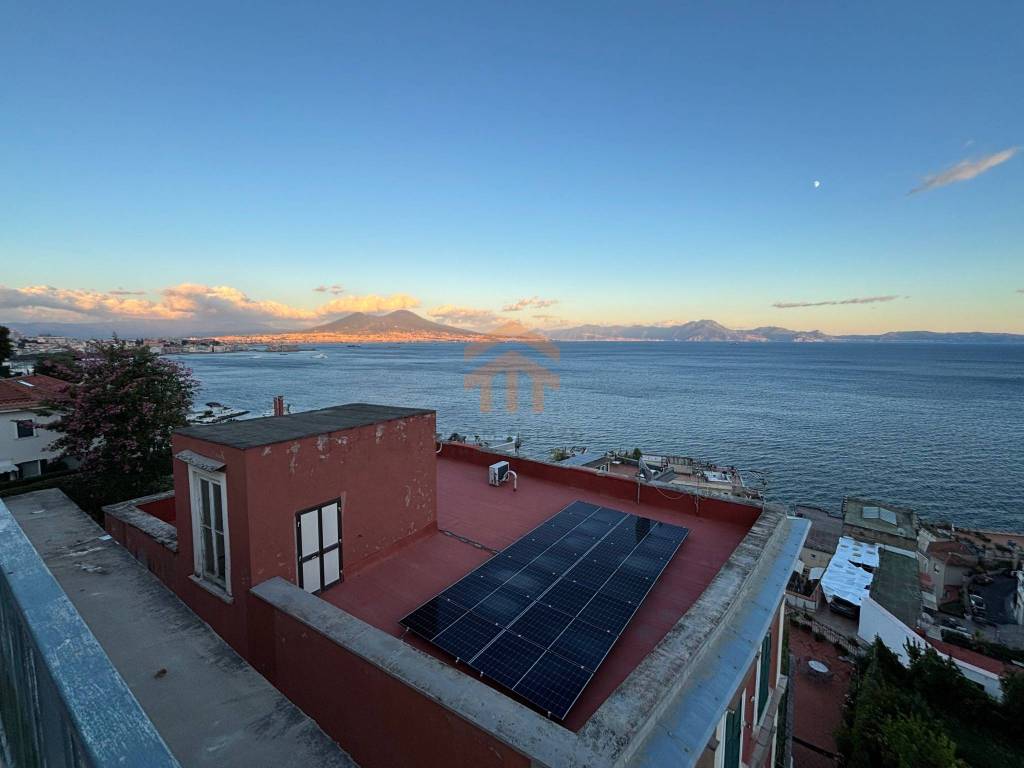 appartamento in vendita a Napoli in zona Posillipo