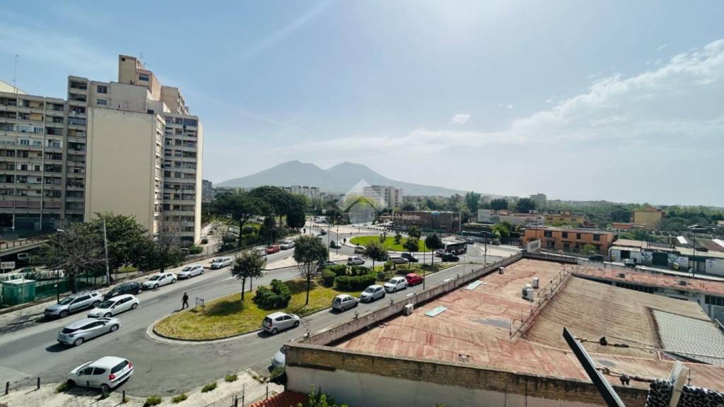 appartamento in vendita a Napoli in zona Barra