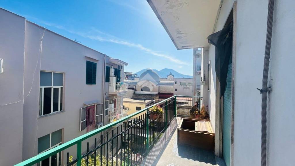 appartamento in vendita a Napoli in zona Ponticelli
