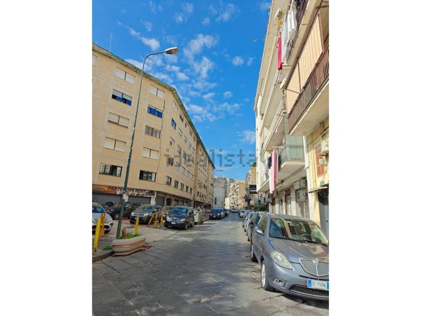 bivano in vendita a Napoli in zona Pendino / San Giuseppe