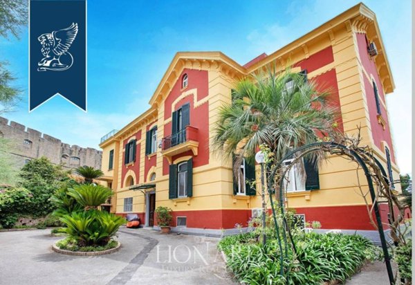 casa indipendente in vendita a Napoli in zona Vomero