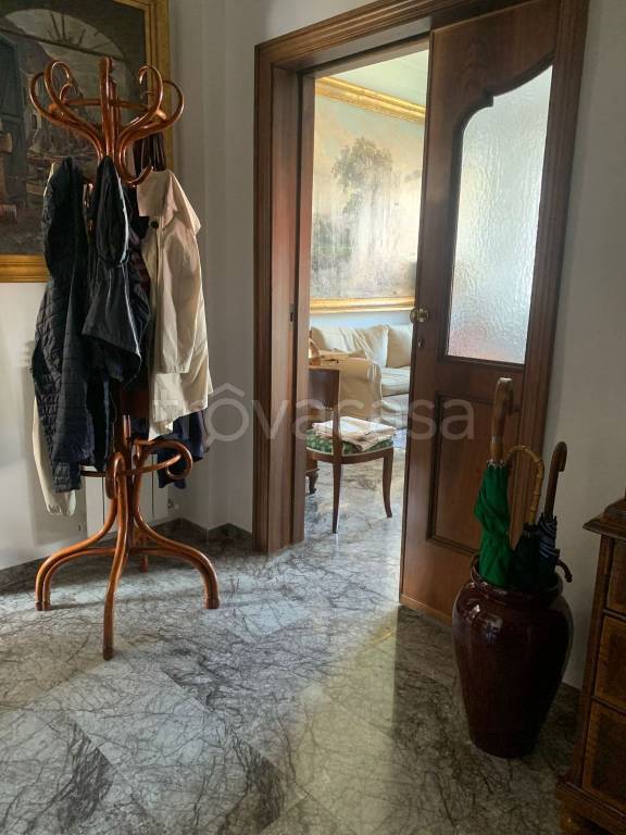 appartamento in vendita a Napoli in zona Chiaia