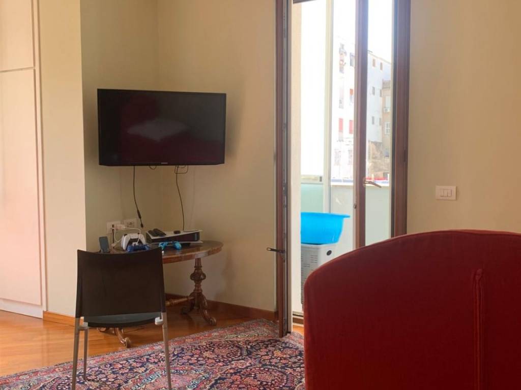 appartamento in vendita a Napoli in zona Chiaia