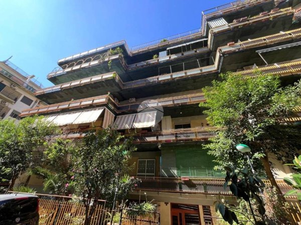appartamento in vendita a Napoli in zona Stella