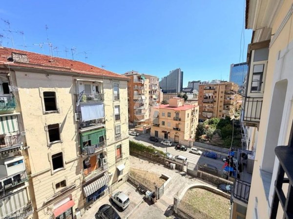 appartamento in vendita a Napoli in zona Poggioreale