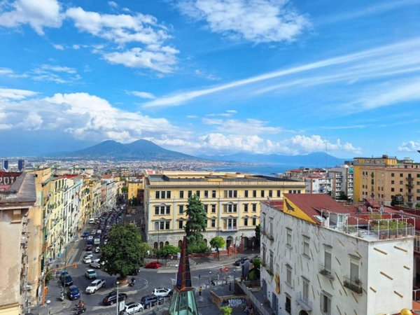 appartamento in vendita a Napoli in zona Avvocata