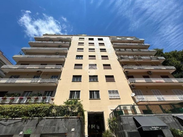 appartamento in vendita a Napoli in zona Chiaia