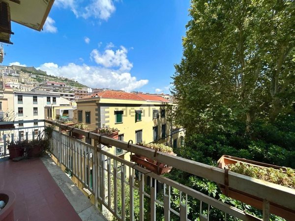 appartamento in vendita a Napoli in zona Chiaia