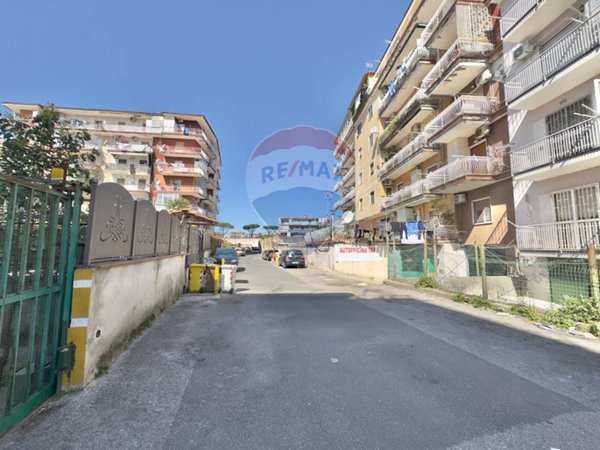 appartamento in vendita a Napoli in zona Pianura