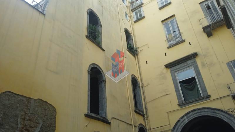 appartamento in vendita a Napoli in zona San Lorenzo