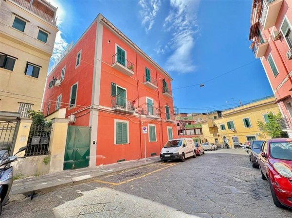 appartamento in vendita a Napoli in zona Bagnoli