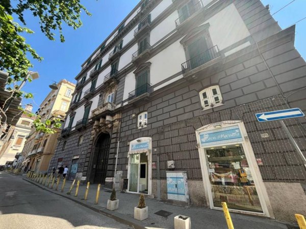 appartamento in vendita a Napoli in zona Pendino / San Giuseppe