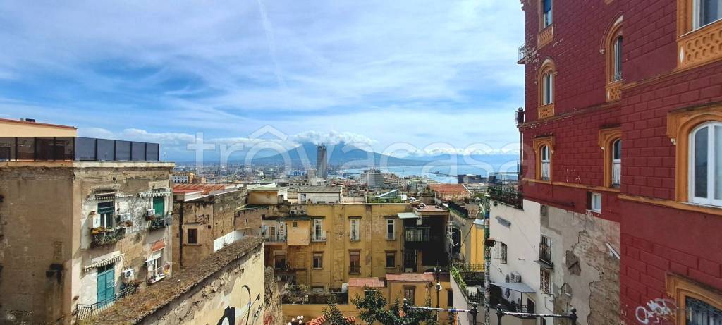 appartamento in vendita a Napoli in zona Montecalvario