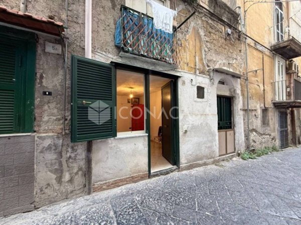 appartamento in vendita a Napoli in zona Mercato