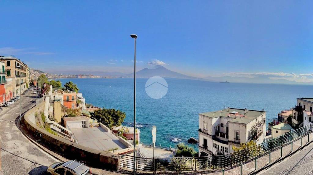 appartamento in vendita a Napoli in zona Posillipo