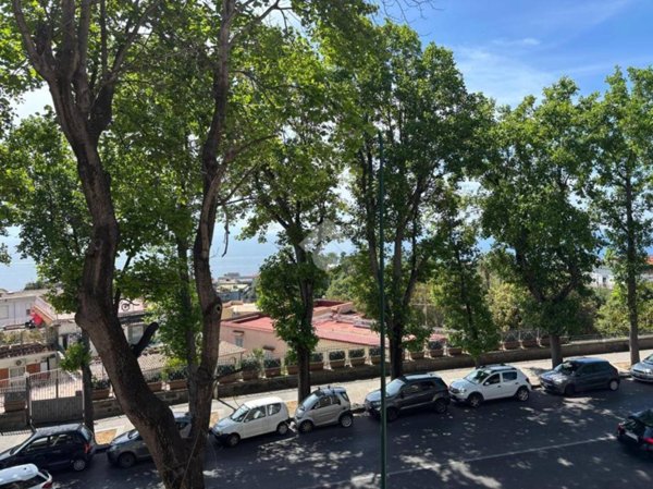 appartamento in vendita a Napoli in zona Posillipo