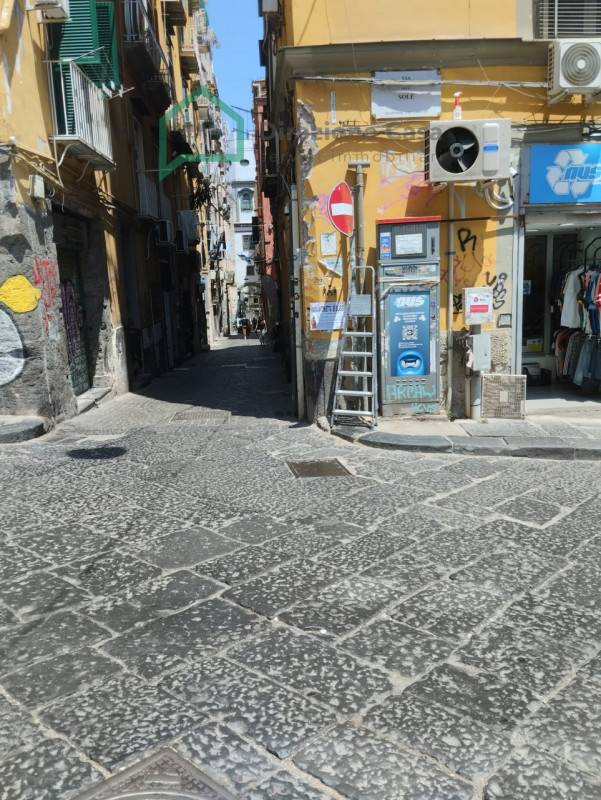 appartamento in vendita a Napoli in zona San Lorenzo