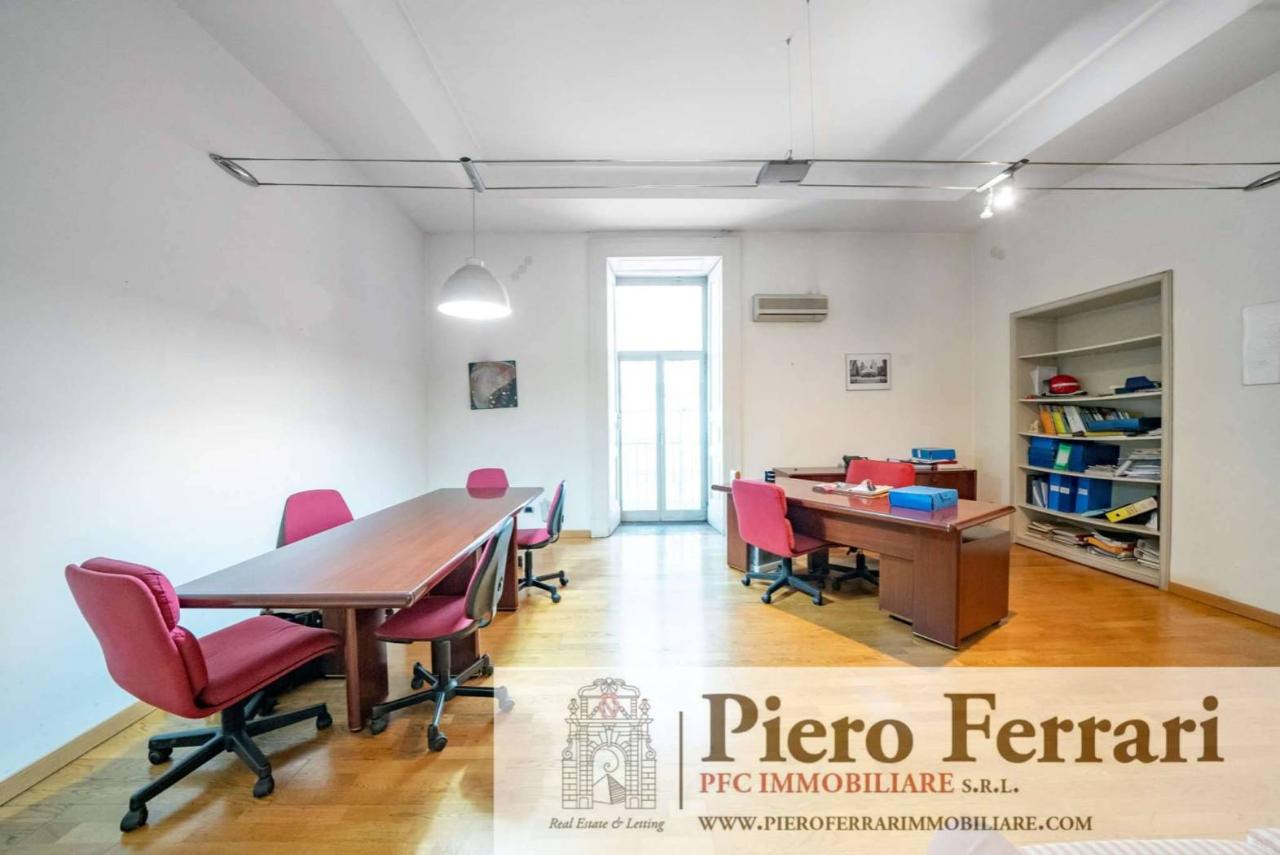 appartamento in vendita a Napoli in zona Stella