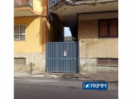 casa indipendente in vendita a Napoli in zona Barra