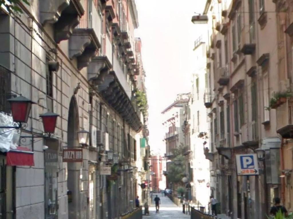 appartamento in vendita a Napoli in zona Chiaia