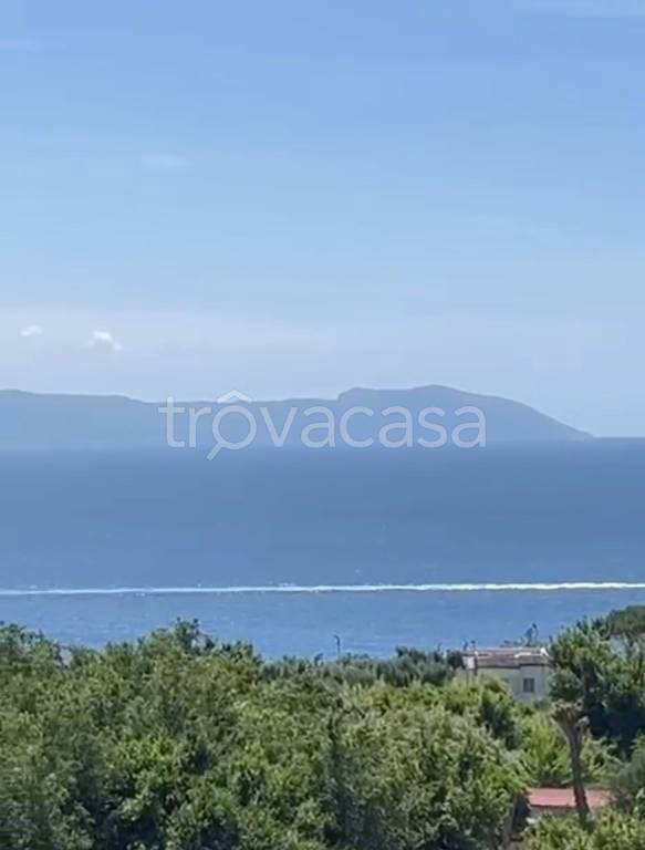 appartamento in vendita a Napoli in zona Bagnoli