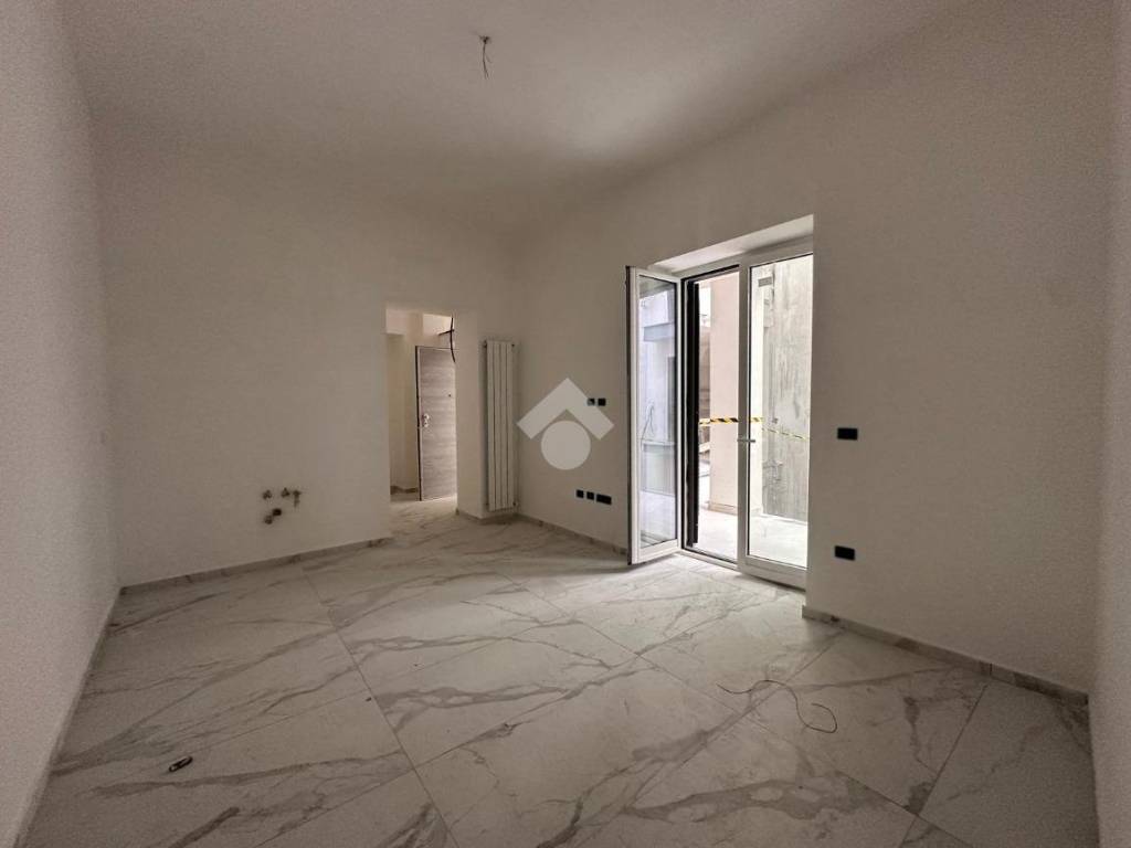 appartamento in vendita a Napoli in zona San Carlo all'Arena