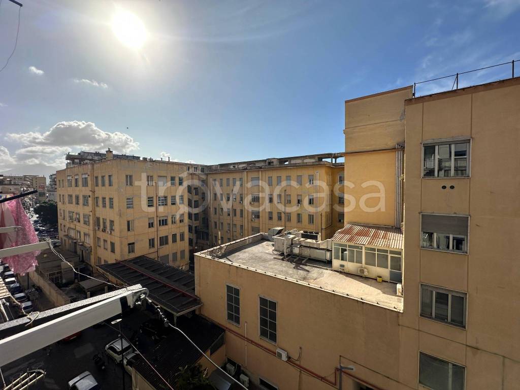 appartamento in vendita a Napoli in zona Mercato