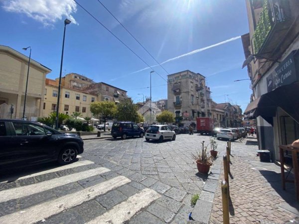 appartamento in vendita a Napoli in zona San Carlo all'Arena