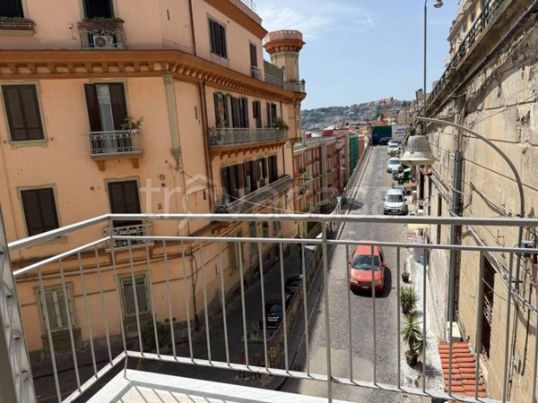 appartamento in vendita a Napoli in zona Chiaia