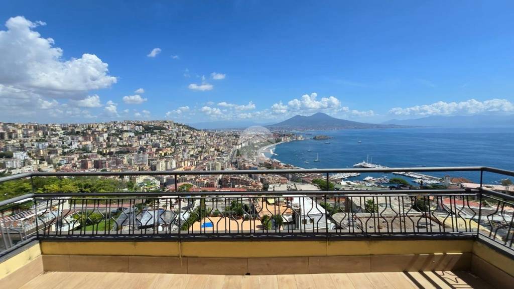 appartamento in vendita a Napoli in zona Posillipo