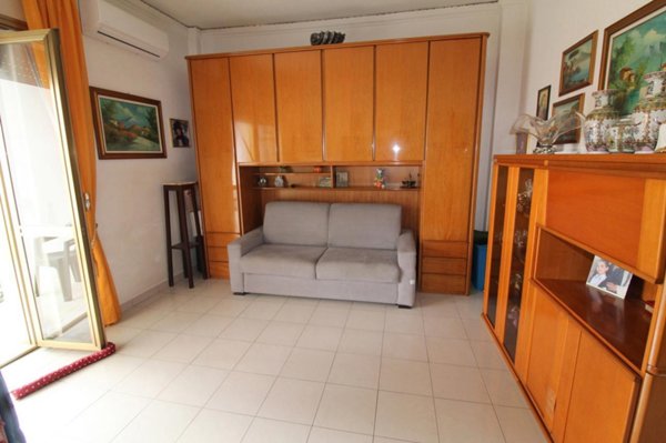 appartamento in vendita a Napoli in zona San Carlo all'Arena