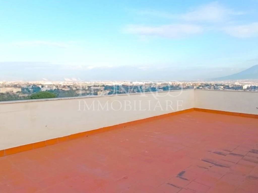 appartamento in vendita a Napoli in zona Capodimonte / Colli Aminei