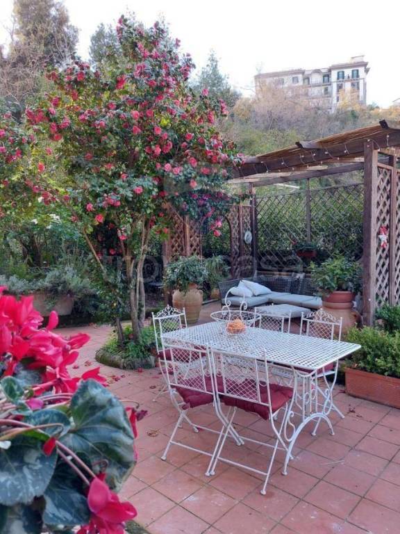 casa indipendente in vendita a Napoli in zona Arenella