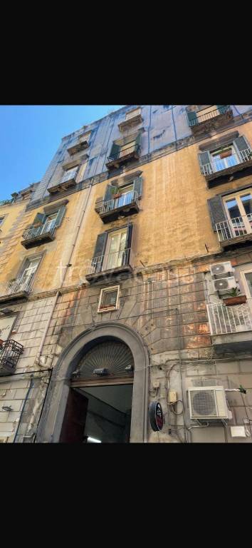 appartamento in vendita a Napoli in zona San Ferdinando