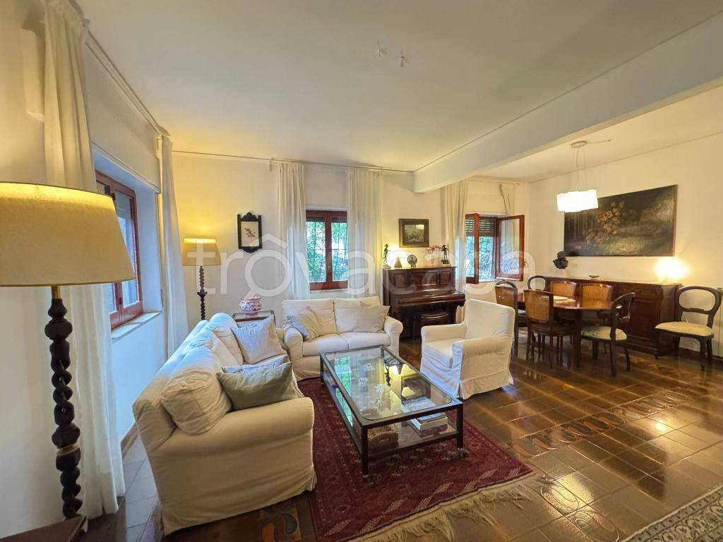 appartamento in vendita a Napoli in zona Arenella