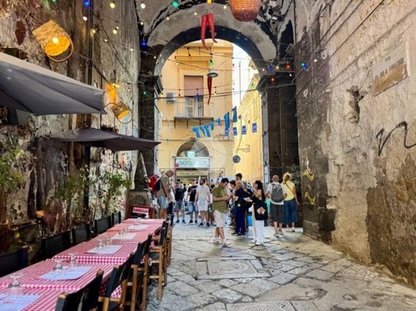 appartamento in vendita a Napoli in zona San Lorenzo