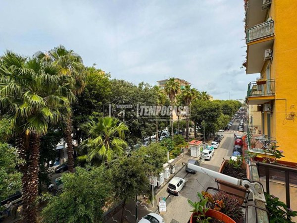 appartamento in vendita a Napoli in zona Bagnoli