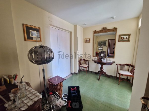 appartamento in vendita a Napoli in zona Chiaia